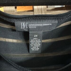 NWOTSz 2X INC Black Striped Top w/ Sheer arm/neck detail, sooo pretty 😍